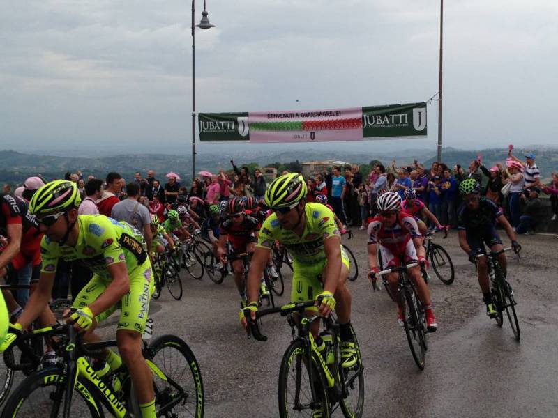 [sport] Jubatti in maglia rosa